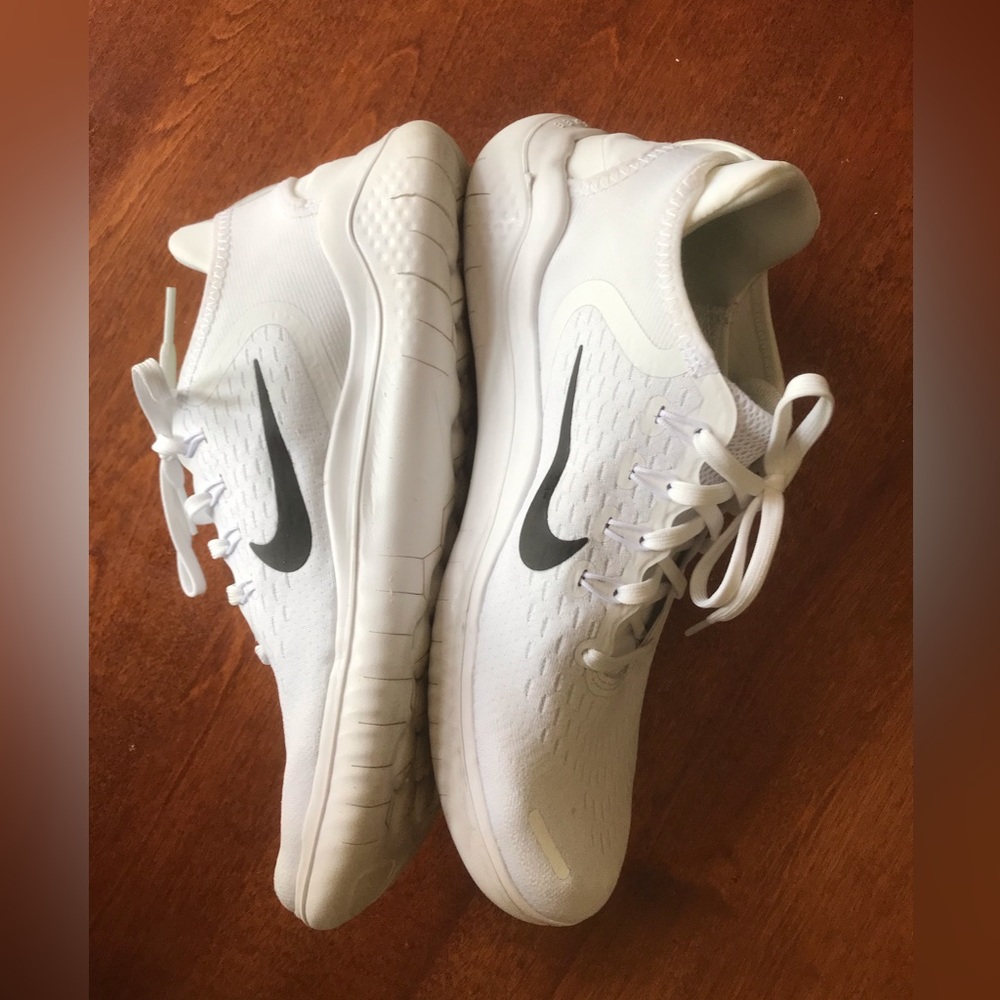 Nike Free RN 2018 White Mens Running (942836-100) Size 10. small scuffs shown
